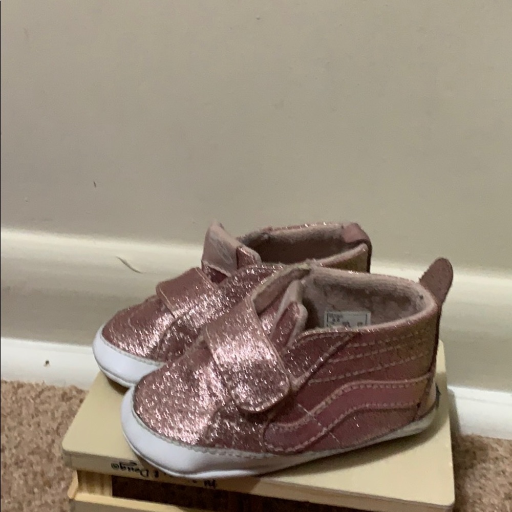 Only worn once pink vans